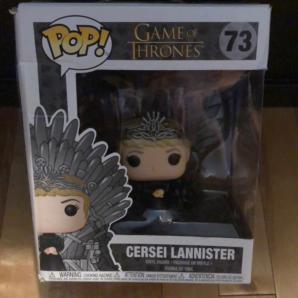 Funko POP! 73 GoT Cersei Lannister on iron throne